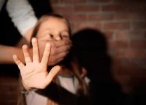 قضية اغتصاب طفلة "تصعق" مسؤول عربي