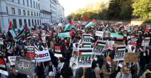 مظاهرات حاشدة تخرج حول العالم دعماً لغزة في “يوم الأرض”