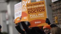 آلاف الأطباء يستعدون للإضراب في بريطانيا