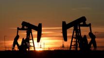 النفط يرتفع بعد إشارات إيجابية من الفيدرالي والصين