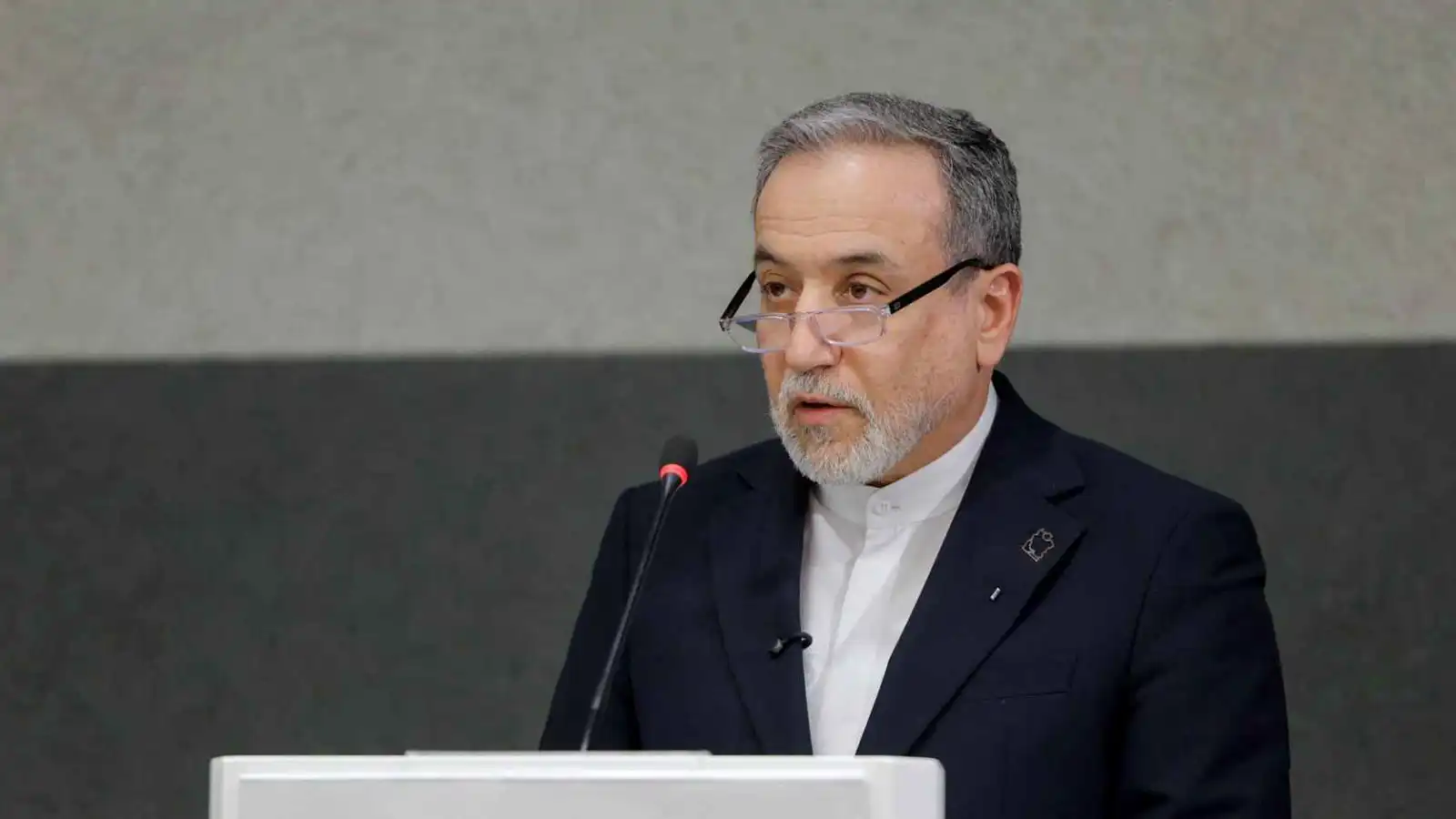 إيران تربط فتح هرمز بالإفراج عن أموالها المجمدة