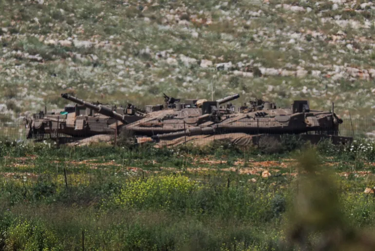 غارات إسرائيلية وتفجير مربعات سكنية جنوب لبنان