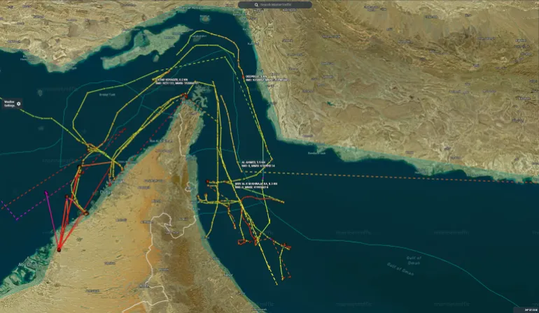 4 سفن فقط تعبر هرمز