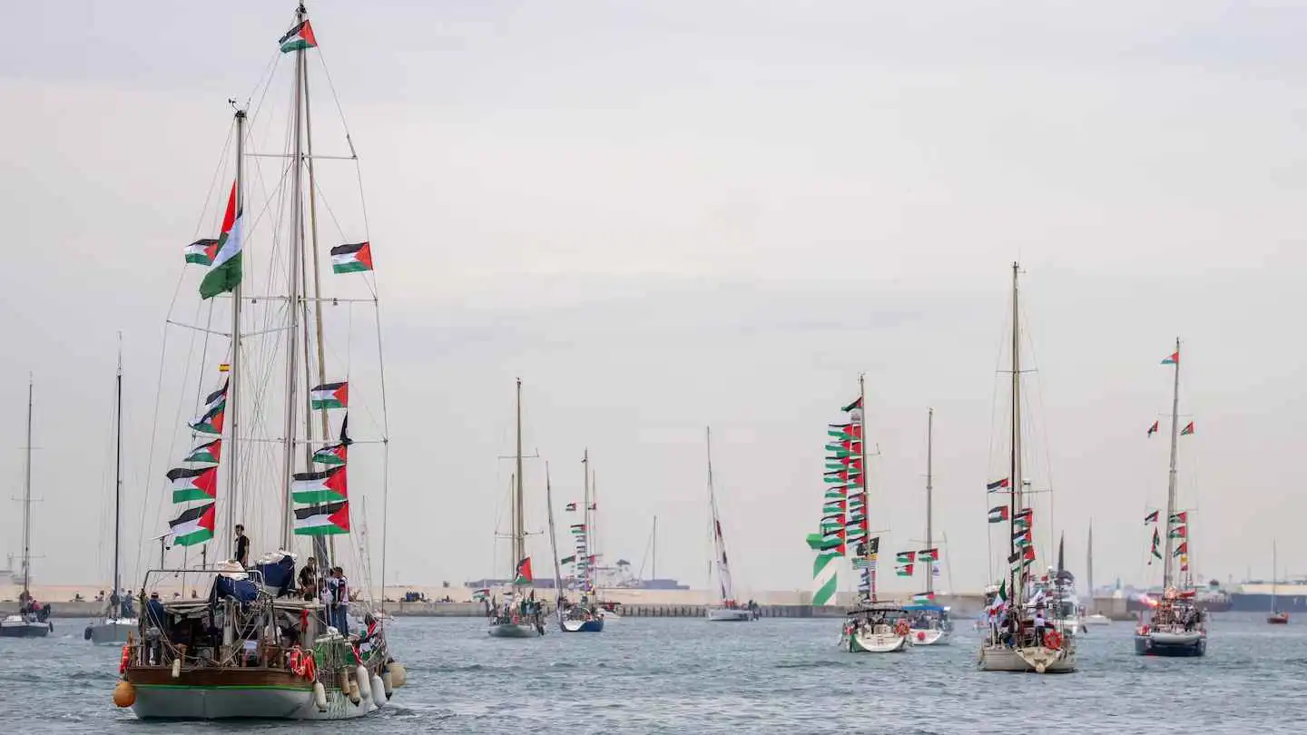 البحرية الإسرائيلية تعترض سفن أسطول الصمود العالمي