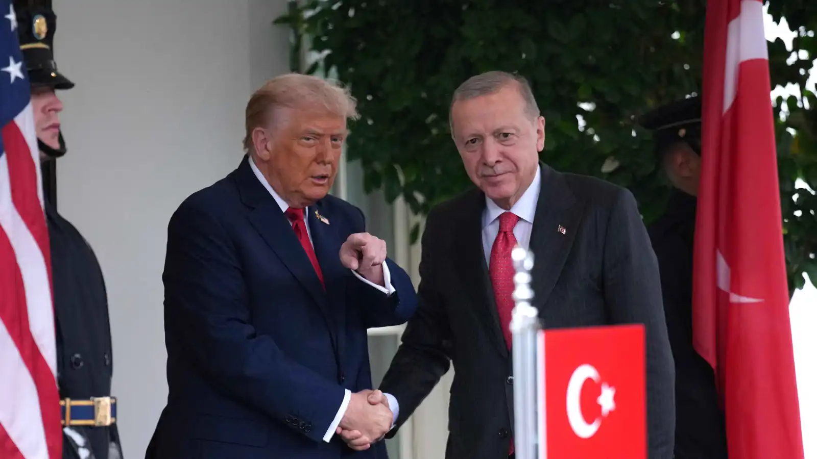 أردوغان وترامب يبحثان إيران وسوريا وقمة الناتو المرتقبة