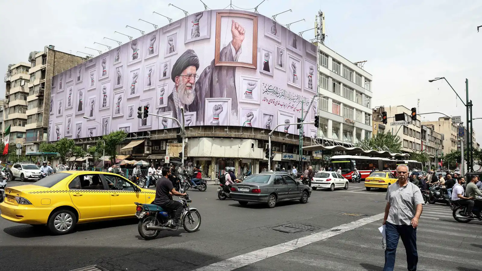 طهران تتمسك بأصولها المجمدة وتلوّح بفشل المفاوضات