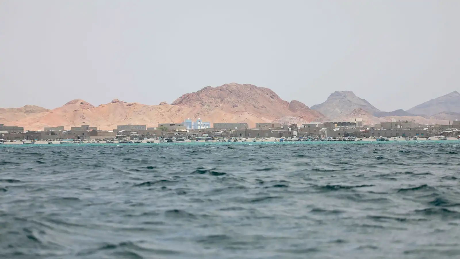 باب المندب على حافة التصعيد في البحر الأحمر