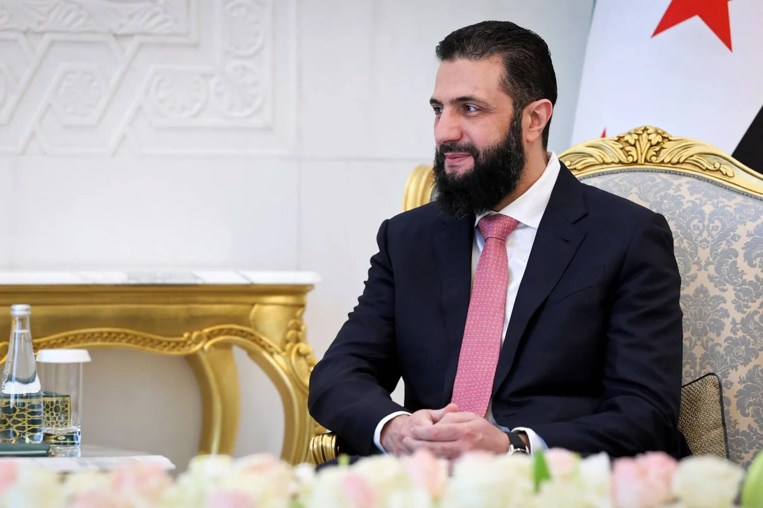 بين النفي والترقب.. الرئاسة السورية توضح حقيقة زيارة الشرع لأميركا