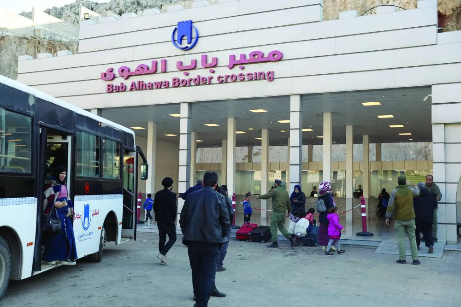 سوريا.. دوام 24 ساعة يشعل احتجاجات واسعة بباب الهوى