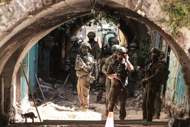 اقتحامات واعتقالات جديدة تشدد معاناة الفلسطينيين بالضفة