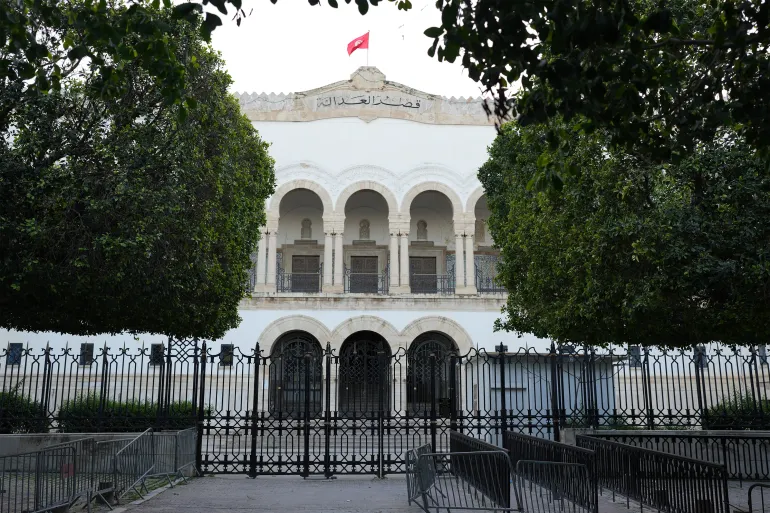 أحكام قضائية جديدة تطال قياديين بالنهضة وصحفيا تونسيا