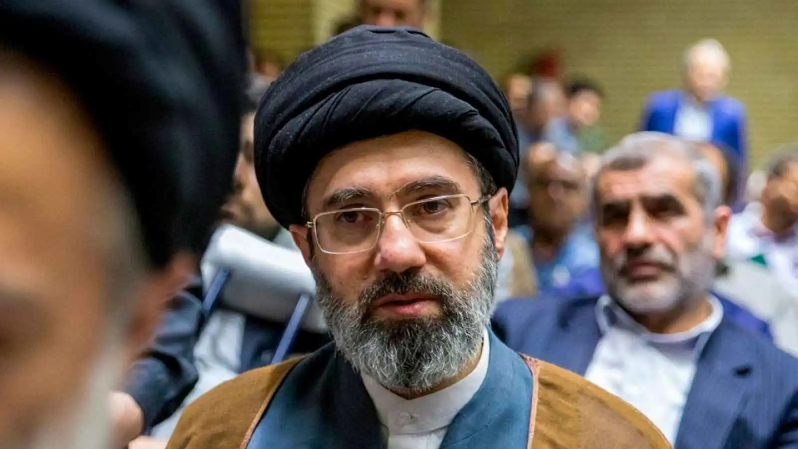 خامنئي يدعو لملاحقة واشنطن وتل أبيب أمام القضاء الدولي