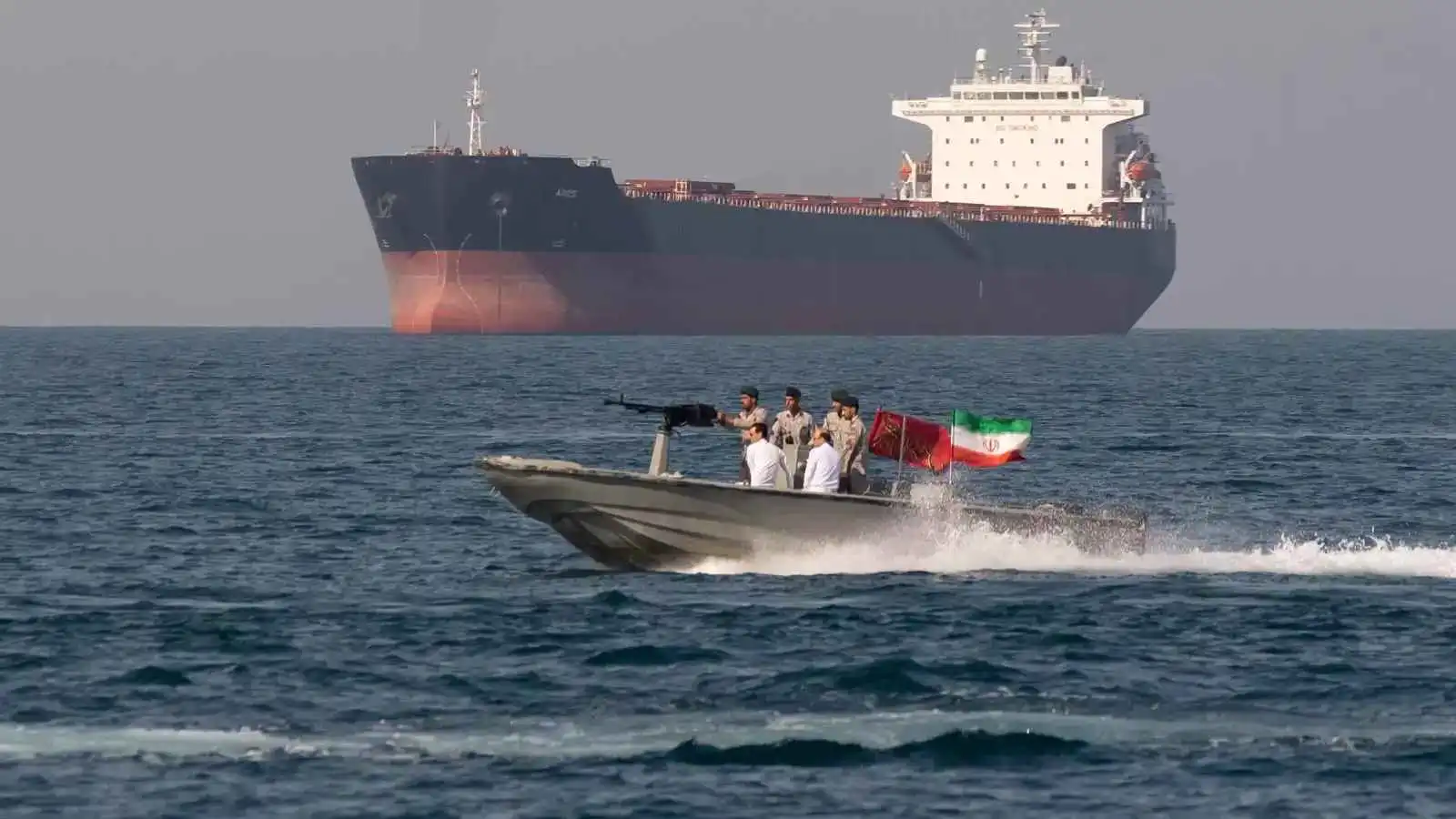مضيق هرمز يسبق النووي ويقلب أجندة مفاوضات الدوحة