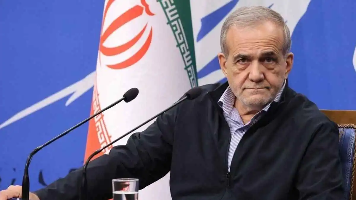 طهران على وقع أزمة جديدة.. اتهامات لبزشكيان بكشف أسرار عسكرية