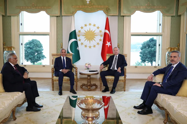أردوغان يدعو لمنع إسرائيل نشر الدماء بالمنطقة