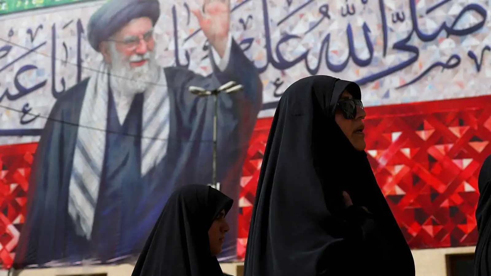طهران تفتح المسار القانوني في قضية اغتيال خامنئي