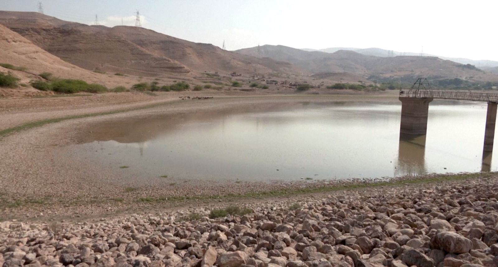 الأردن يواجه أزمة المياه بخيارات محلية وشراكات إقليمية