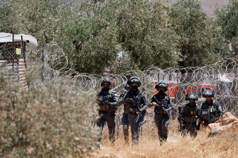 إصابة فلسطينيين خلال هجمات إسرائيلية واعتداءات للمستوطنين بالضفة