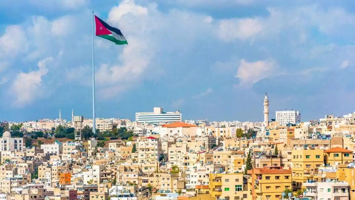 الأردن يعلن إسقاط صواريخ إيرانية وسط تصاعد التوتر الإقليمي