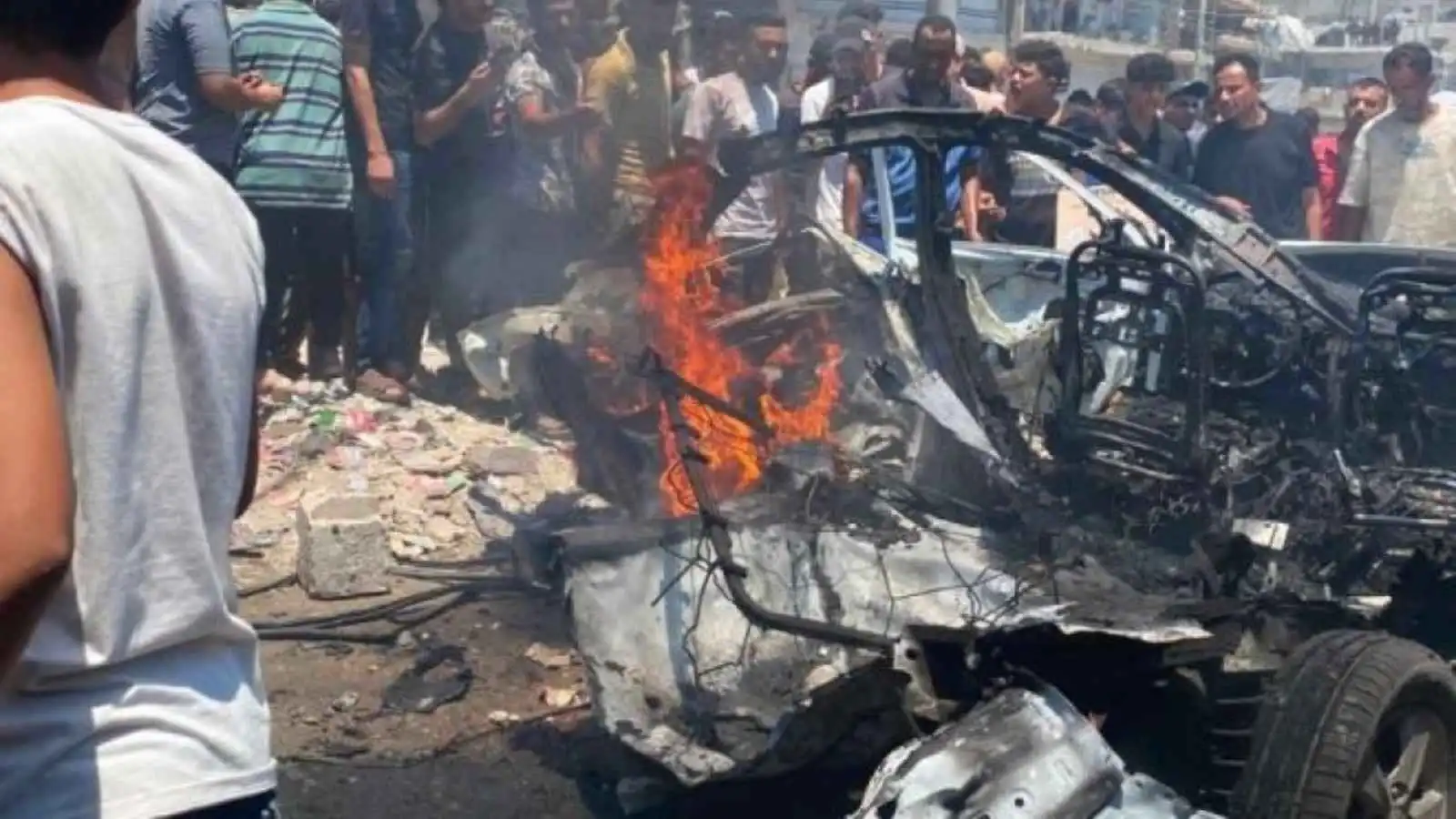 إصابات في قصف إسرائيلي استهدف مركبة وسط مدينة غزة