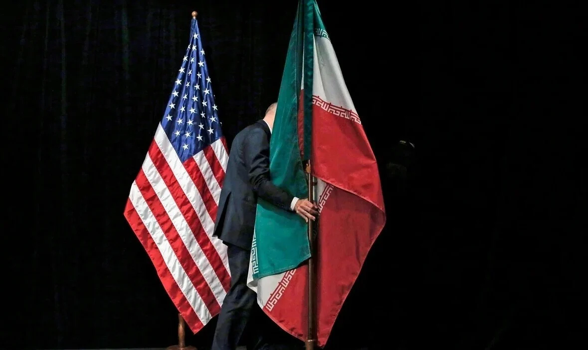 طهران تبقي قنوات التواصل مفتوحة وتحذر واشنطن من التصعيد