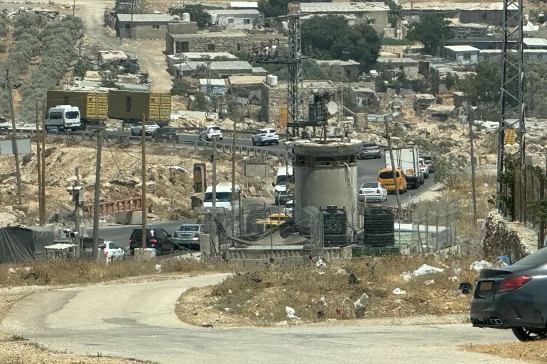 الاحتلال يعزز الاستيطان بمصادرة أراضٍ جديدة شمال القدس