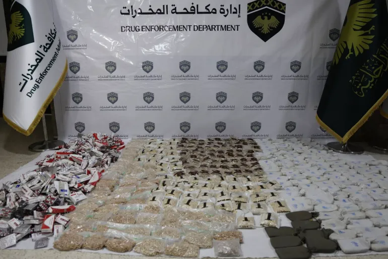 تفكيك ثلاث شبكات تهريب ومصادرة ملايين حبوب الكبتاغون بسوريا