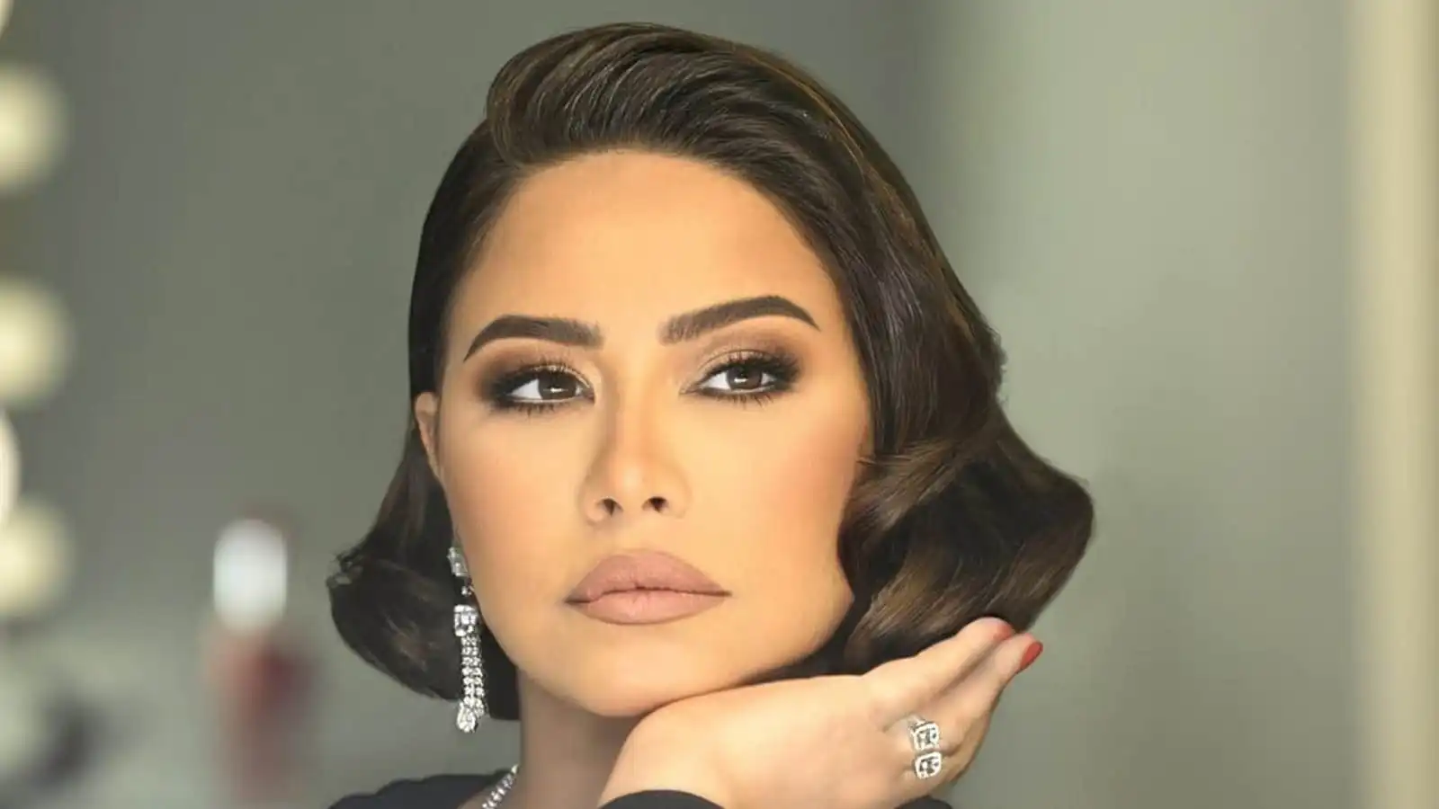 شيرين عبد الوهاب تكسر الصمت وتعلن عودتها الفنية