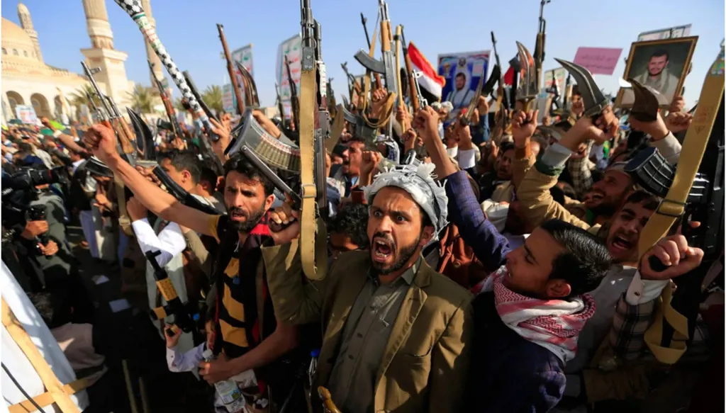 انصار الله يعلنون هجومًا على سفينة سعودية في باب المندب