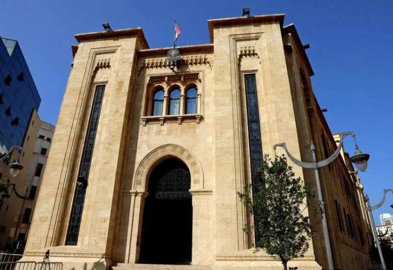 من المولدات إلى الأسعار.. إنذار اقتصادي في لبنان