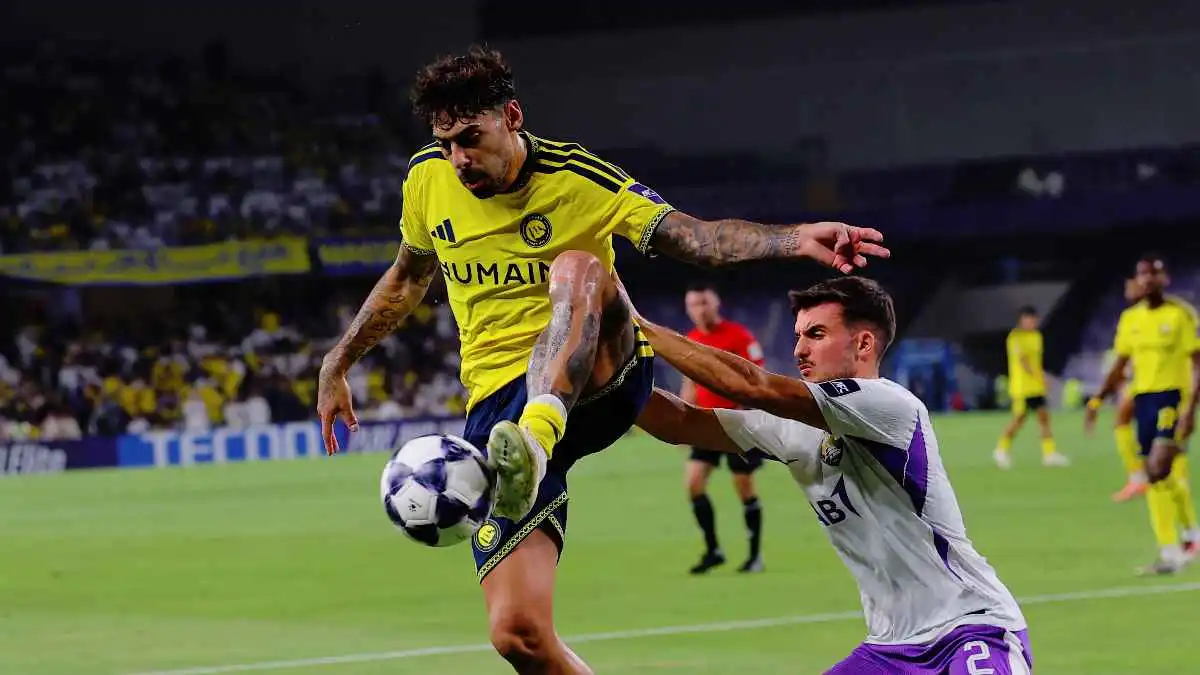 العين يتصدر المشهد بفوز رباعي على النصر