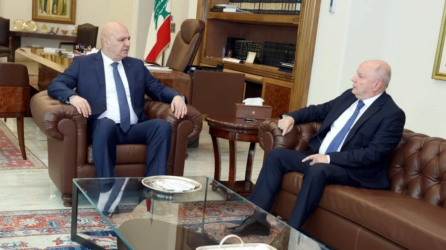 الأجور وبدل النقل على طاولة عون.. ما دور الخلية الاقتصادية؟
