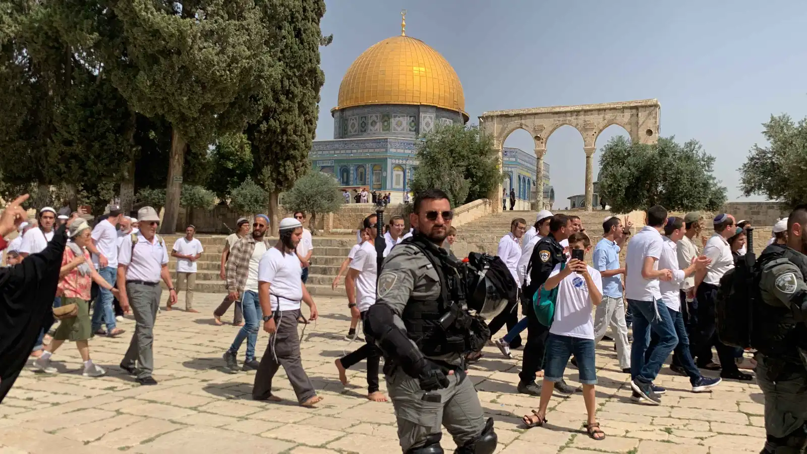 اقتحام الأقصى وإغلاق شامل.. إسرائيل تصعّد الضغط على الفلسطينيين