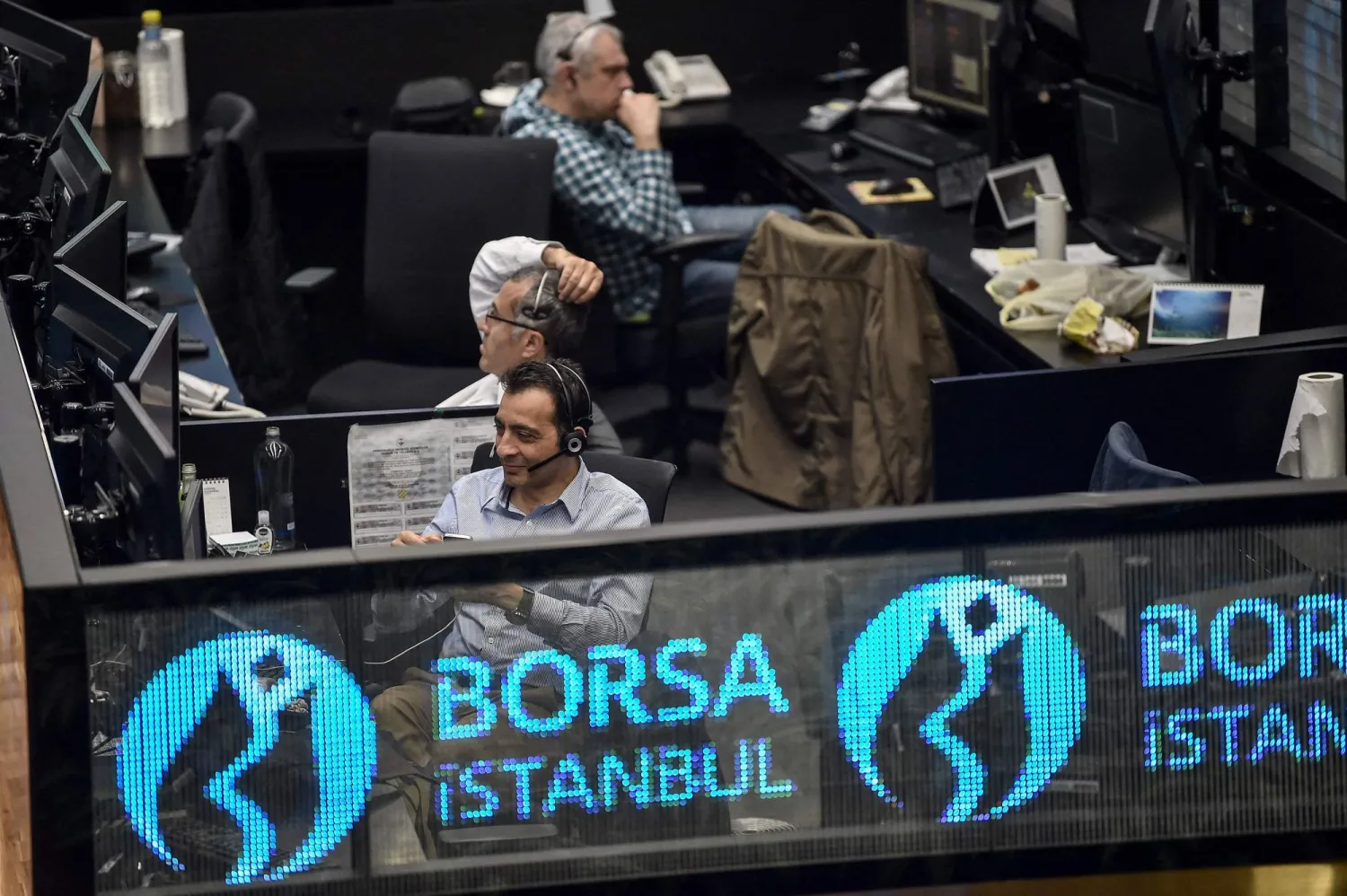 تركيا تواجه أكبر أزمة صناديق استثمار وخسائر تصل إلى 40%