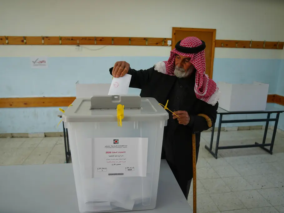 توافق فلسطيني مبدئي على تأجيل الانتخابات إلى أغسطس
