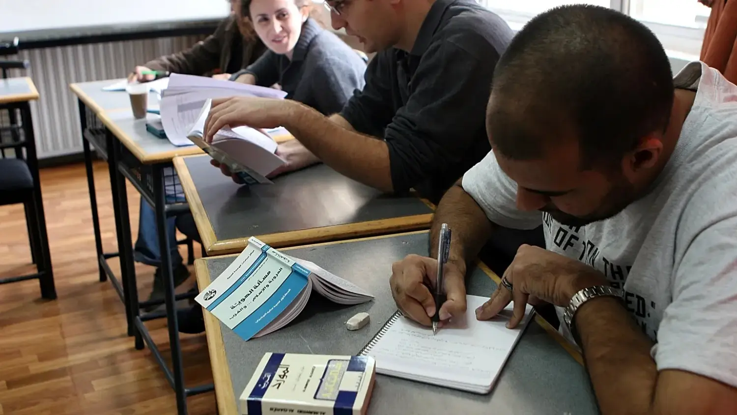 تخفيضات لا تكفي.. تكاليف الجامعات الخاصة تعمّق أزمة التعليم في سوريا