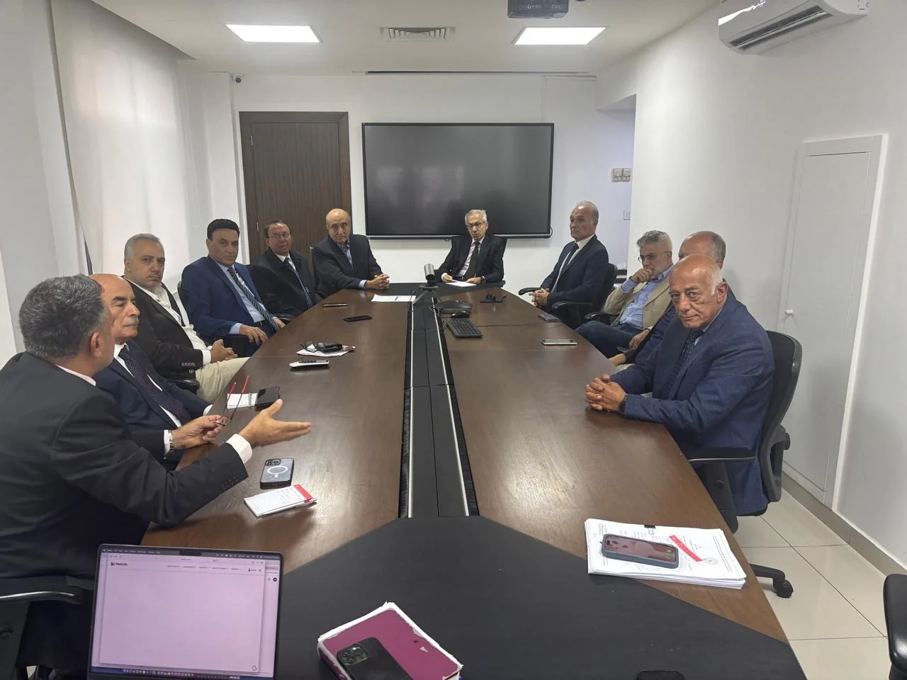 مودعو لبنان يرفضون شطب 30 مليار دولار من الودائع
