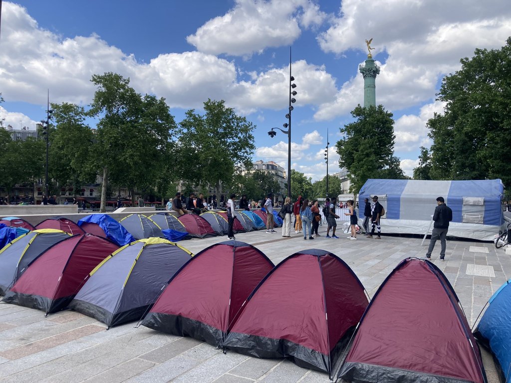  إخلاء مخيم للمهاجرين القاصرين في باريس
