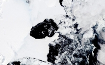 انهيار غير متوقع لجرف جليدي يقلق العلماء