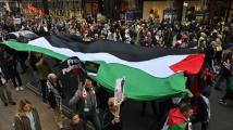 "الغارديان": وجهات النظر المؤيدة لفلسطين تواجه قمعاً في الولايات المتحدة