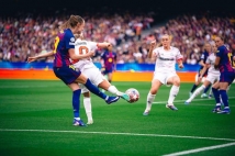 برشلونة يتفوق على بايرن ويبلغ نهائي دوري السيدات