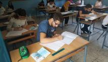 لبنان يمدد العام الدراسي ويقلّص المناهج الرسمية