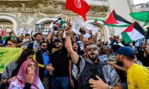 أسطول الصمود: وائل نوار يبدأ إضراباً عن الطعام