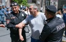 أرمينيا.. توقيف 151 شخصاً خلال احتجاجات على "نقل أراض" إلى أذربيجان