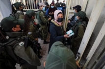 يوم الأم يكشف معاناة الأسيرات الفلسطينيات في السجون