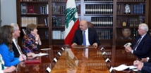 لبنان والسلاح: هل يواجه "الحزب" المحاصرة؟
