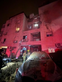 هجوم صاروخي إيراني يقتل ويصيب العشرات في ديمونة