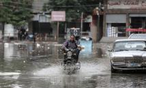 الرحاب تغرق.. ما السبب وراء تجمع مياه الأمطار؟