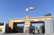 رئيس الوزراء الفلسطيني يتفقد معبر رفح المصري