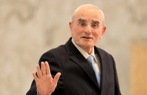 وزير الدفاع اللبناني يحسم الجدل: لا تواصل مع نتنياهو والجيش وحده يحمل السلاح